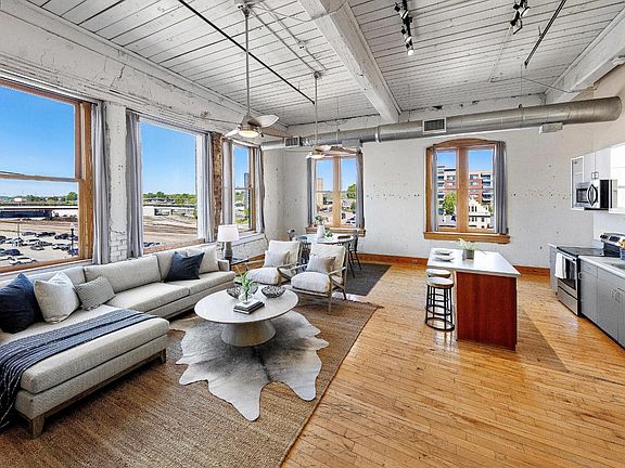 3rd image of 100 S Gay St #210
