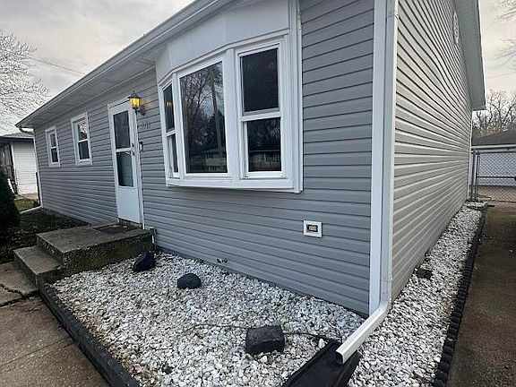 4th image of 4761 E 25th Pl