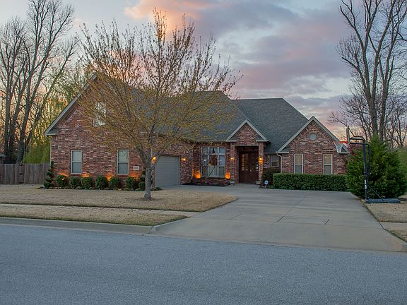 5th image of 3984 W Edgewater Dr