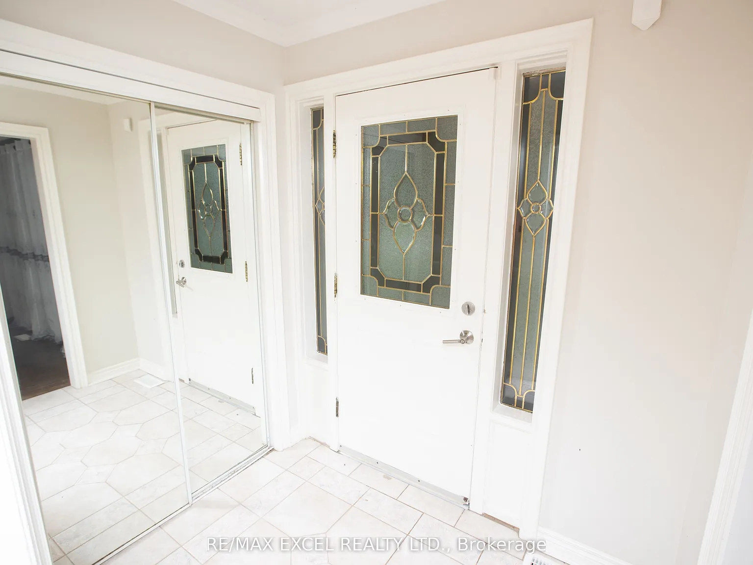 3 bed, $3,200 — Photo 2