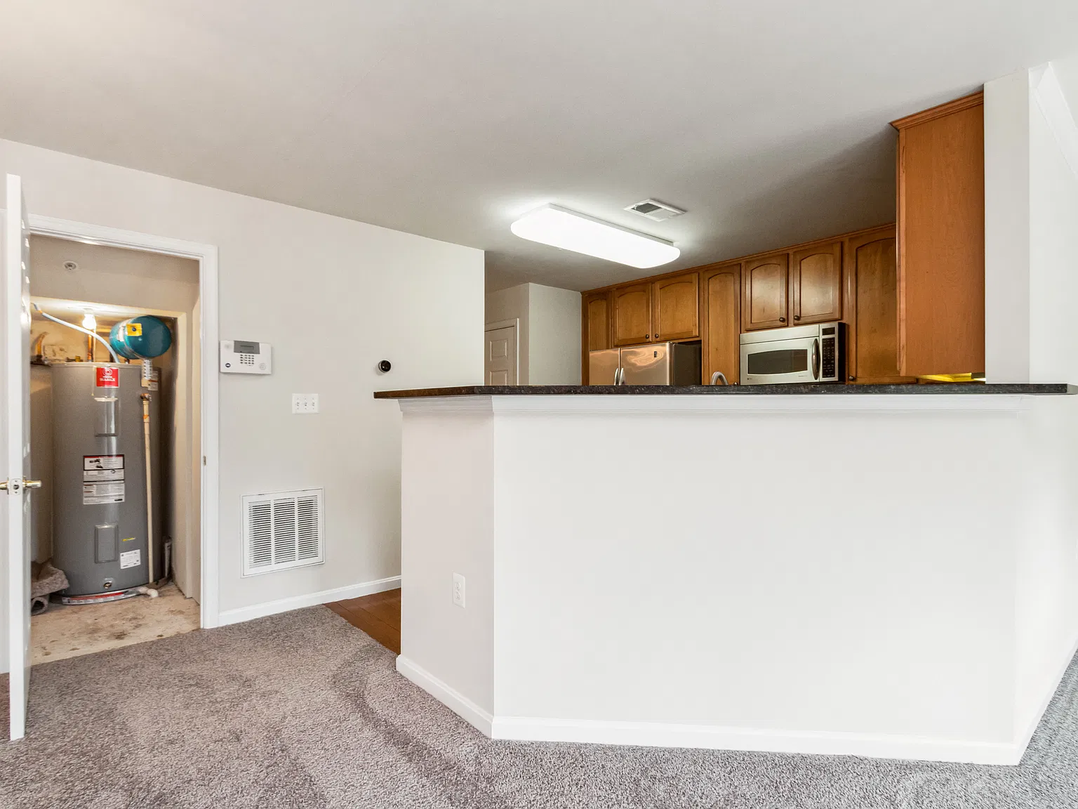 3 bed, 1571 sqft, $2,600 — Photo 3