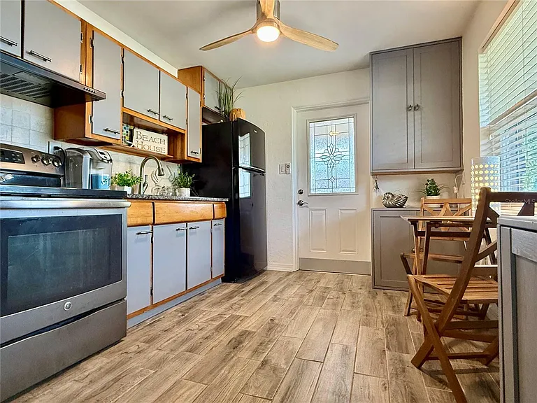 2440 Anastasia Dr — Photo 6