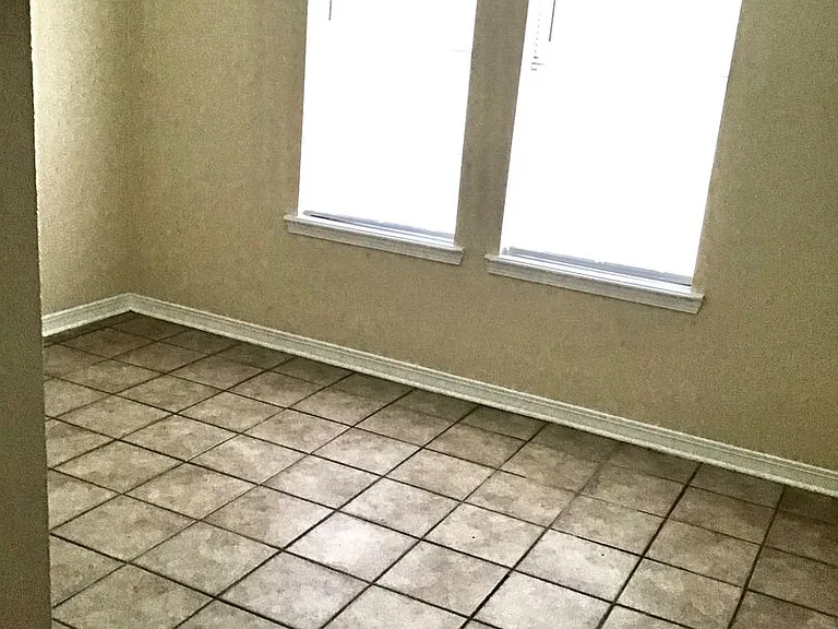 2132 Gardere Ln — Photo 14