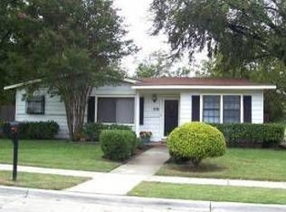 1100 Lovers Ln E, Grand Prairie, TX 76010