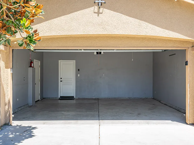10910 Mayacamas Dr — Photo 22