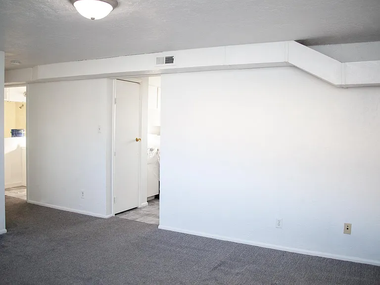 242 E 500 N — Photo 11