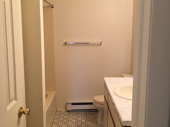 2nd image of 3 Colatosti Pl APT 8