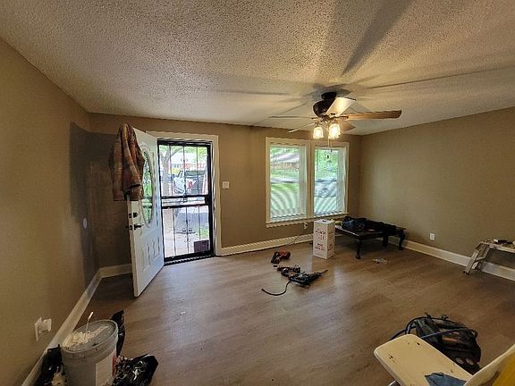 3rd image of 913 Chambliss Rd