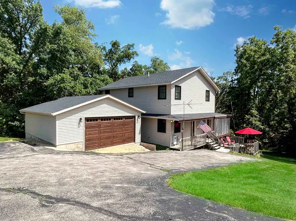 16200 Boxwood Ct, Lanark, IL 61046