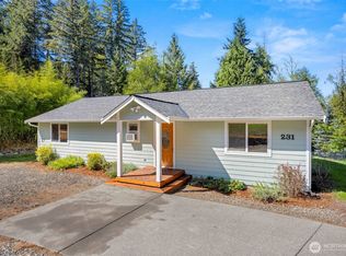 231 E Snowcap Drive, Belfair, WA 98528