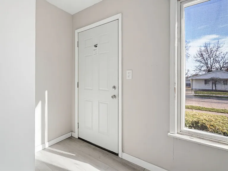 14921 Myola Ave — Photo 4