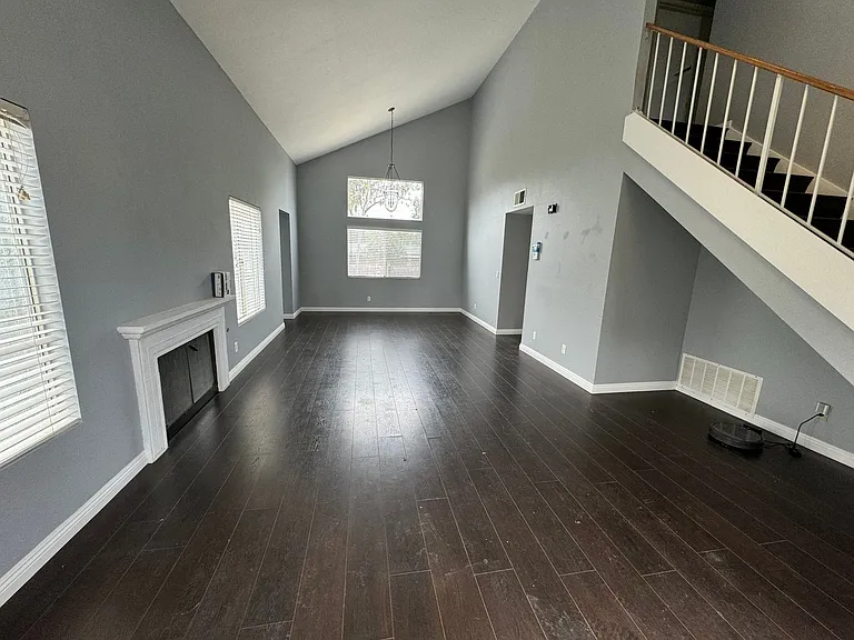 466 Weisser Way — Photo 3