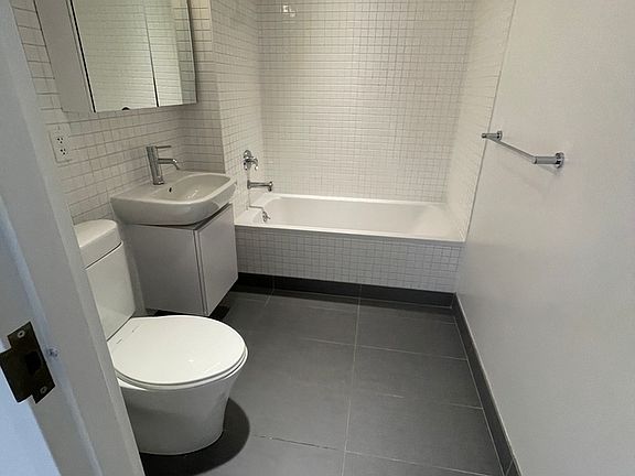 4th image of 503 W 46th St #9G