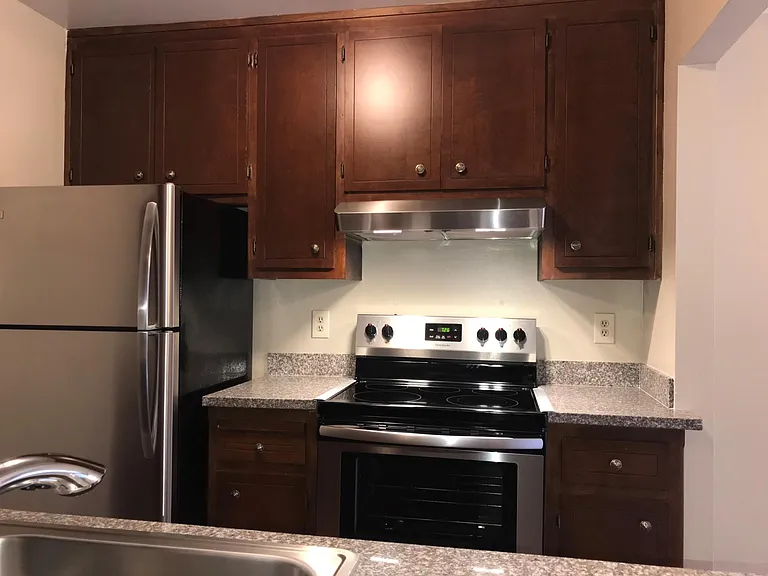 2019 Parrott Dr #7 — Photo 2