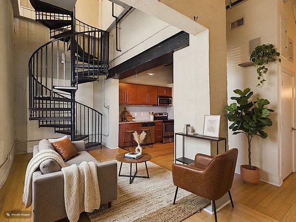 3rd image of 815 Perry St APT 114