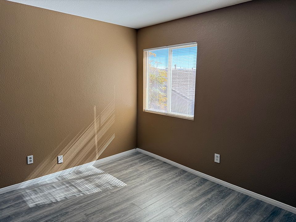 1st image of 1558 W Avenue H5