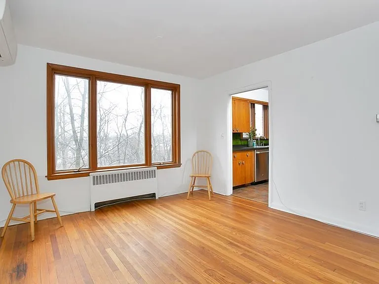 2730 Edgehill Ave — Photo 6