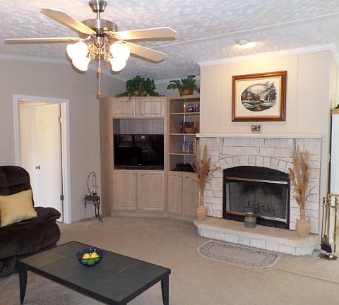 3rd image of 145 Fox Den Ln