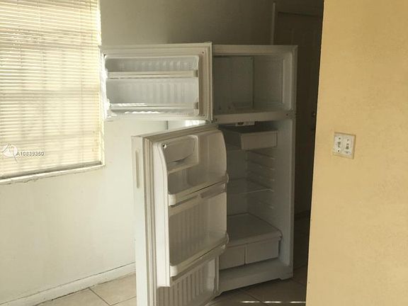 4th image of 1271 NW 30th Ave