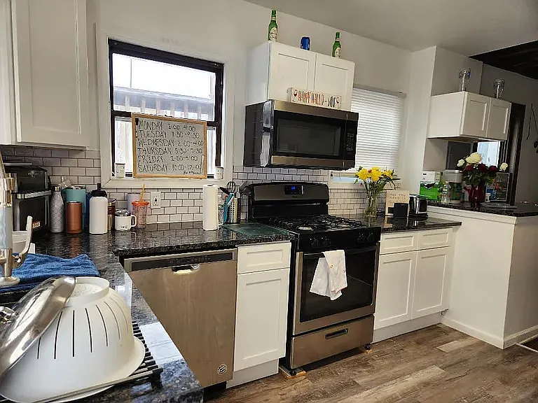 3 bed, 1500 sqft, $2,195 — Photo 2