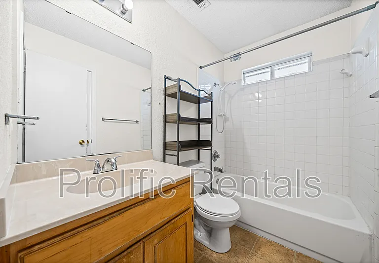 3211 Tom Lockett Dr — Photo 13