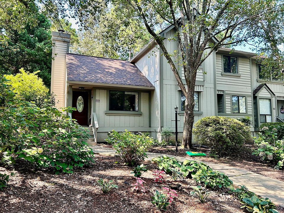 1st image of 606 Safe Harbor Cir #606