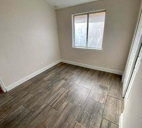 4th image of 10212 Silver Strand Pl