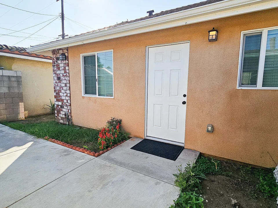 This is 617 B, the unit you will be moving in. Front view.