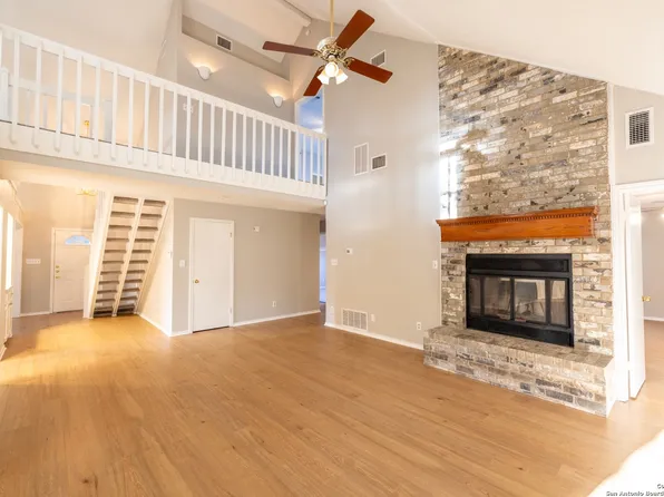 106 E Tanglewood, New Braunfels, TX 78130