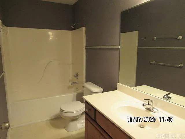 1310 Choate St — Photo 9