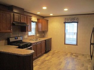 822 Cour Marie St, Warren, MI 48091