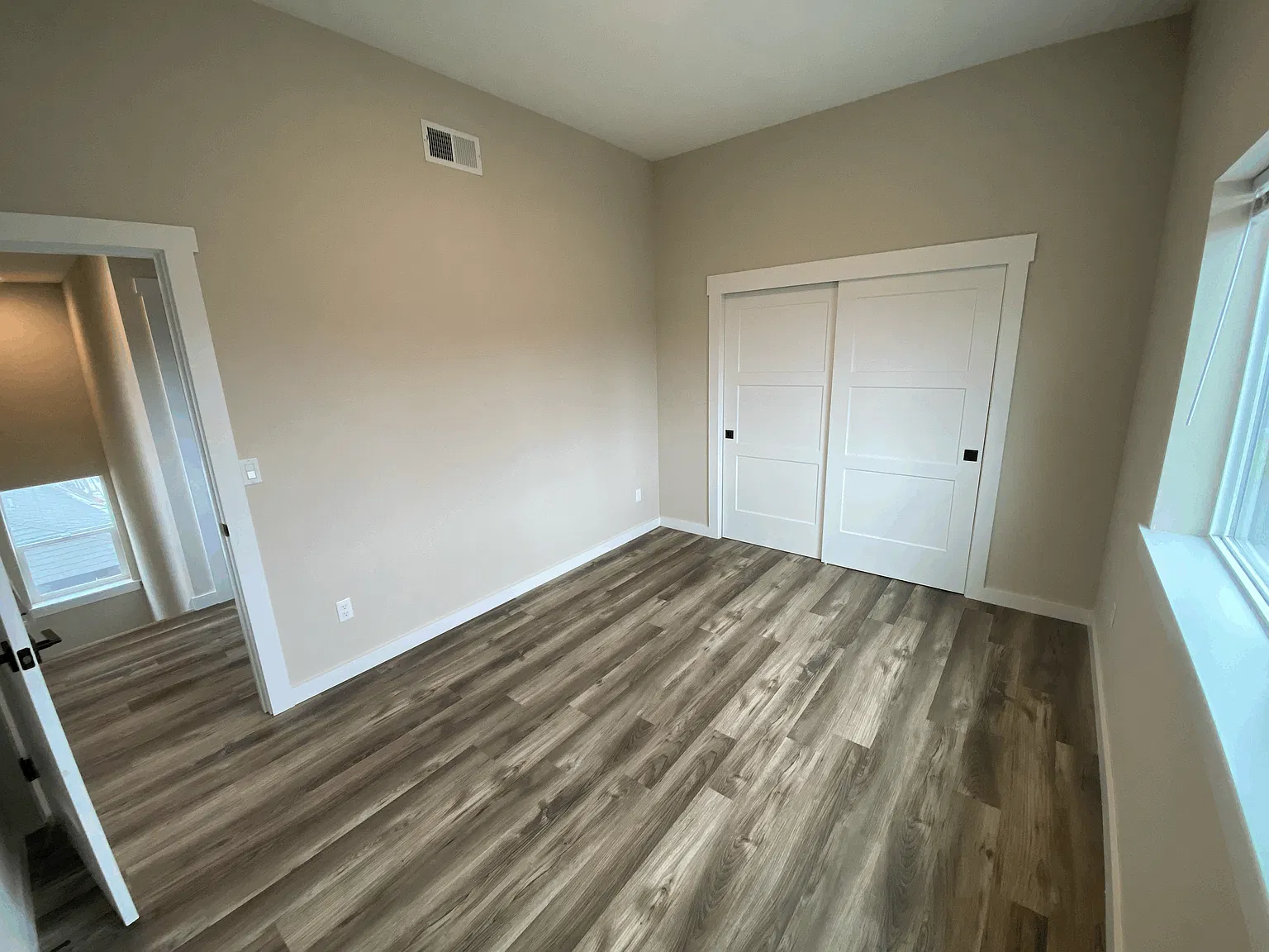 2 bed, 1.0 bath, 792 sqft, $1,800 — Photo 4