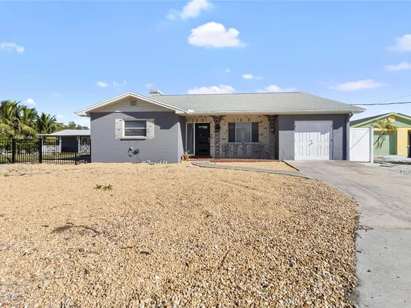 824 Seabreeze Dr, Ruskin, FL 33570