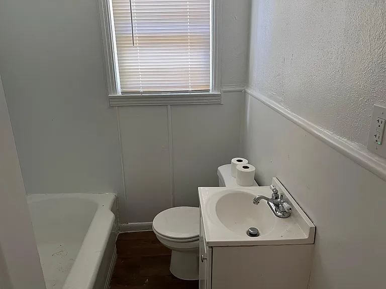 504 Harlem St — Photo 5