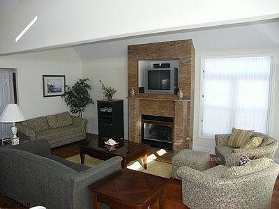 4th image of 3927 Central Ave