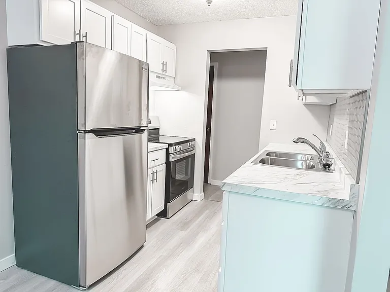 The Groves Apartments — Photo 33