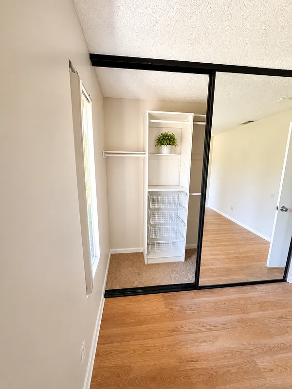 3 bed, 2.0 bath, 1592 sqft, $2,795 — Photo 3