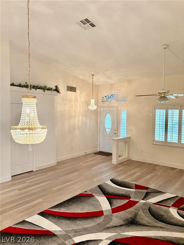 3 bed, 2.0 bath, 1838 sqft, $2,450 — Photo 3