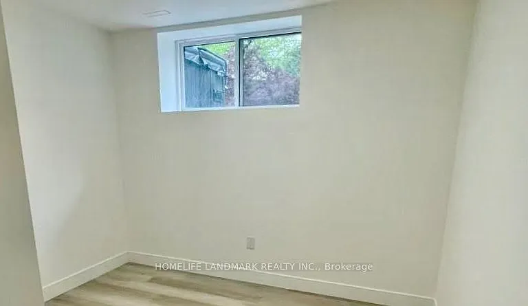 1556 Crestview Ave — Photo 6