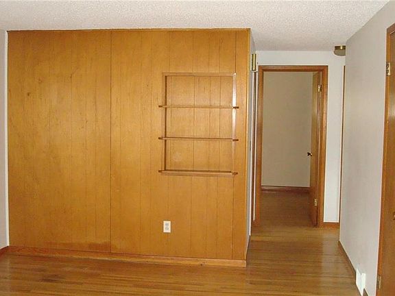 4th image of 174 Mayfield Ave