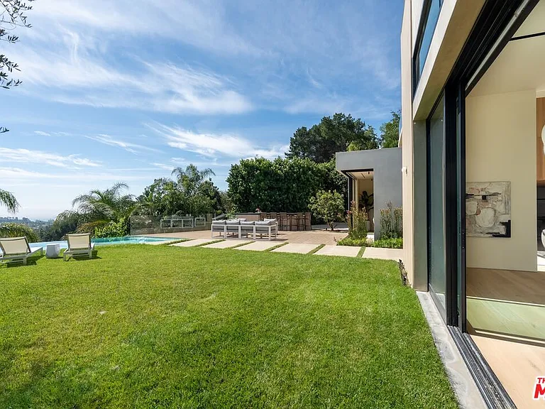 2501 Banyan Dr — Photo 65