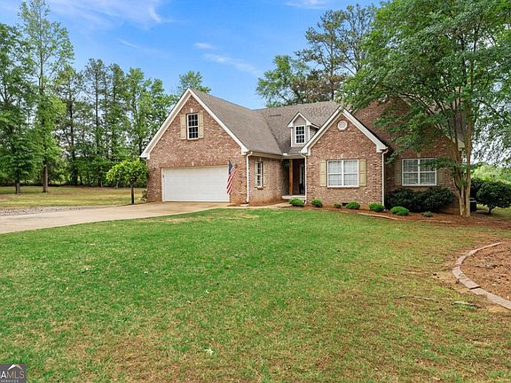 4th image of 12 Grapevine Way NE