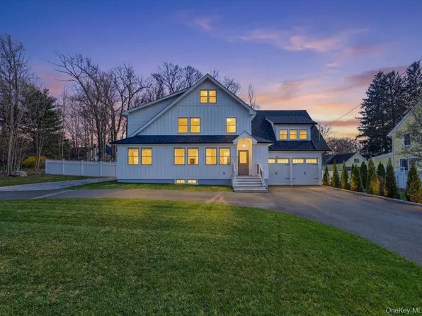 27 Pacific Avenue, Nanuet, NY 10954