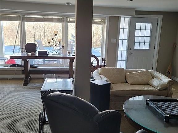 5th image of 90 Mountain Ave N
