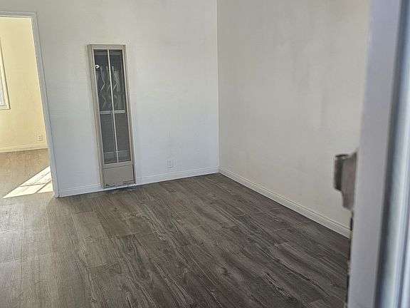 5th image of 1244 1/4 W 87th St