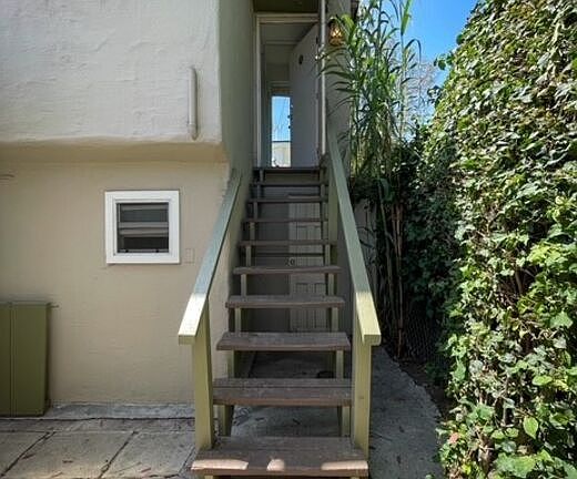2nd image of 843 Huntley Dr #843