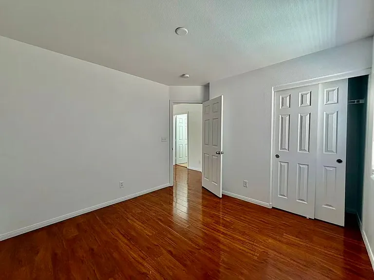 884 Blue Rosalie Pl — Photo 16