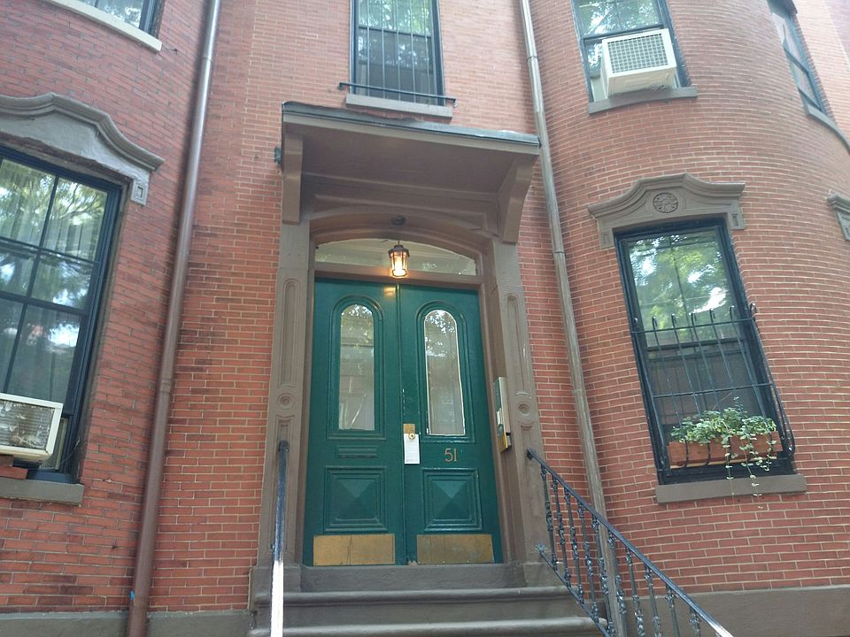 Building Entrance/Doorway