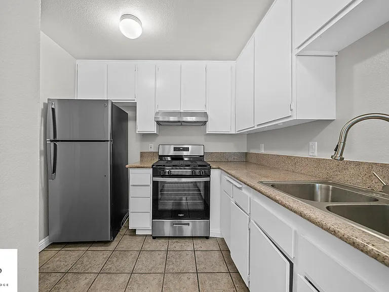 23640 Monument Canyon Dr #C — Photo 8