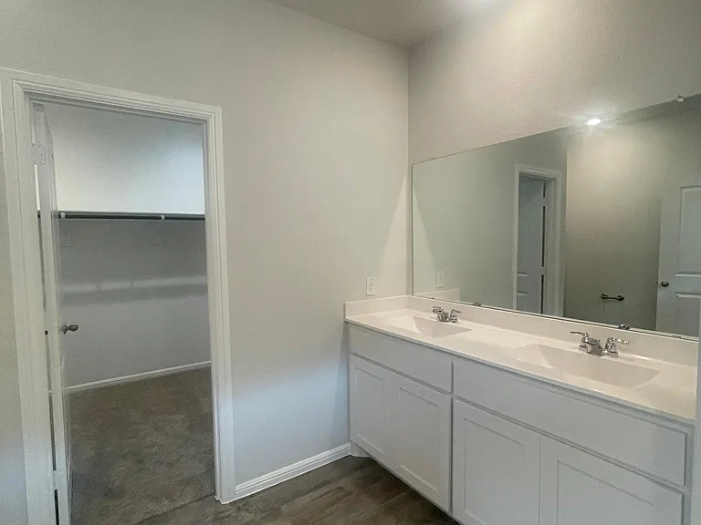 1012 De Wit Dr — Photo 14